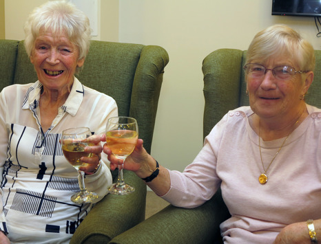 Vicki Williams (left) and her sister Doreen